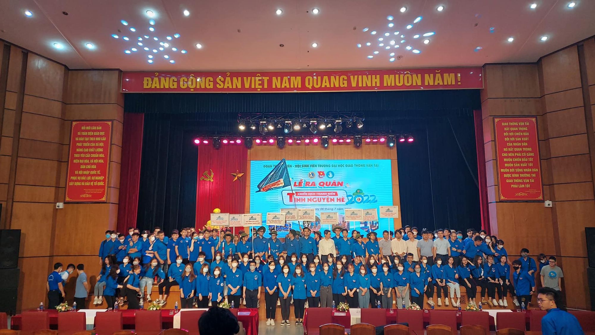 lễ ra quân đội tình nguyện sinh viên của trường
