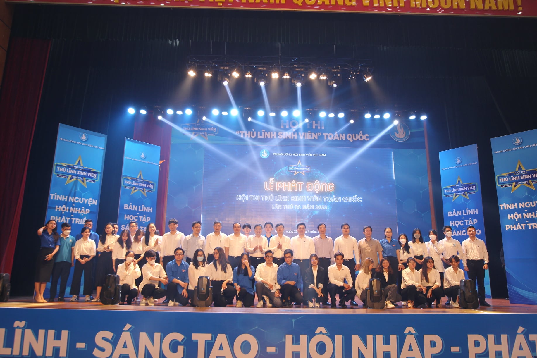 hoạt động ngoại khoá sinh viên