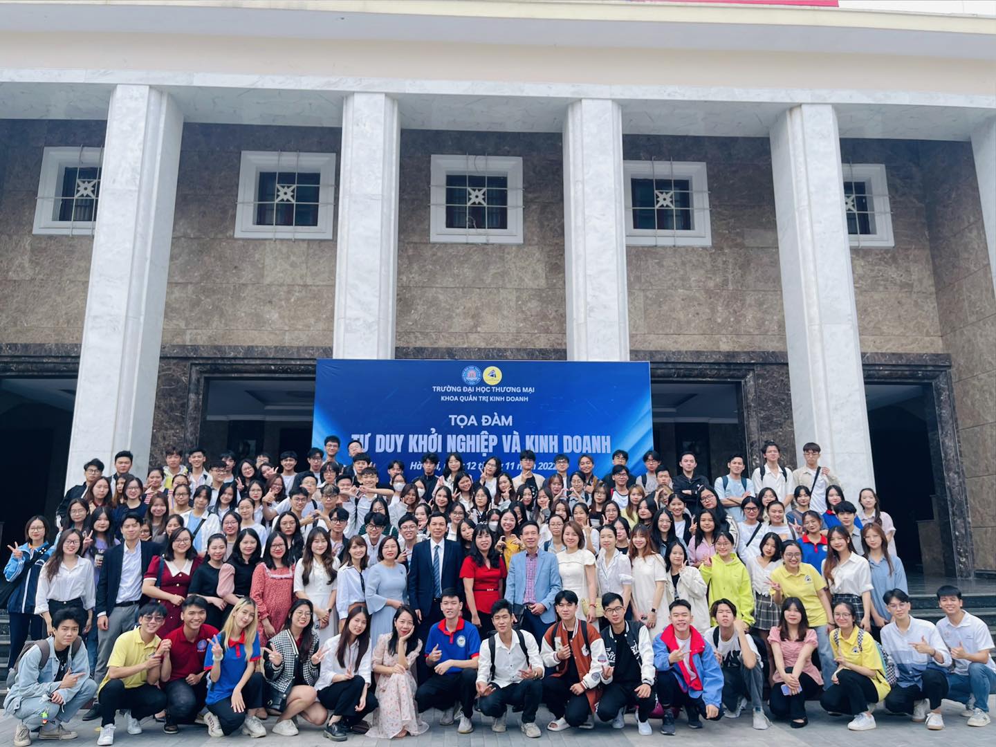 thầy và trò đại học thương mại