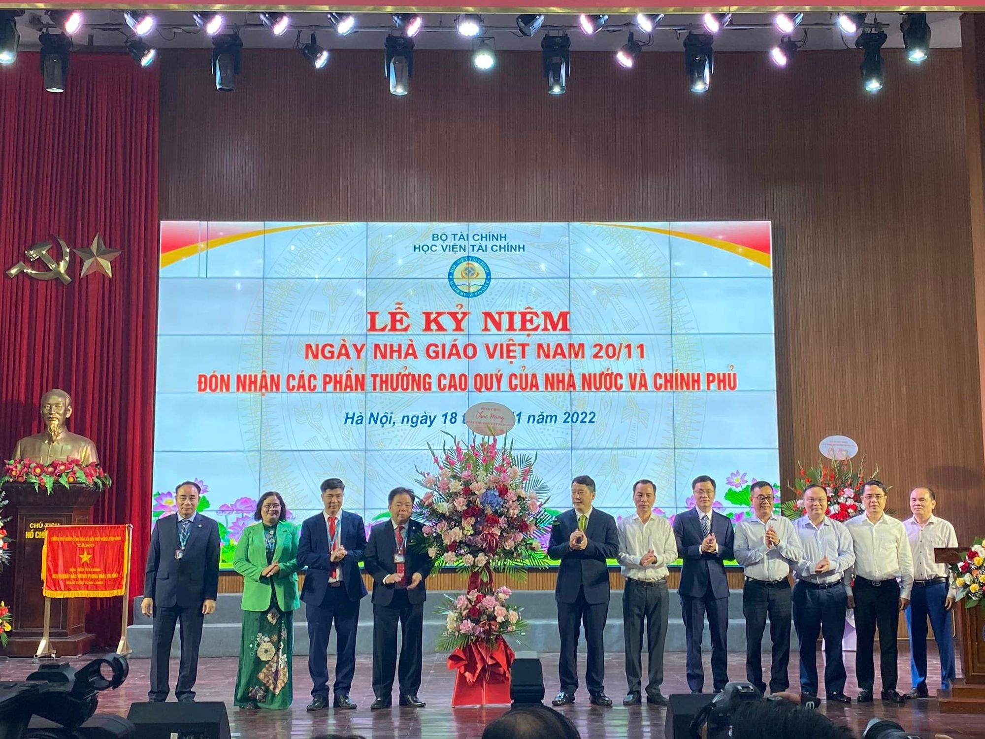 thầy cô học viện tài chính
