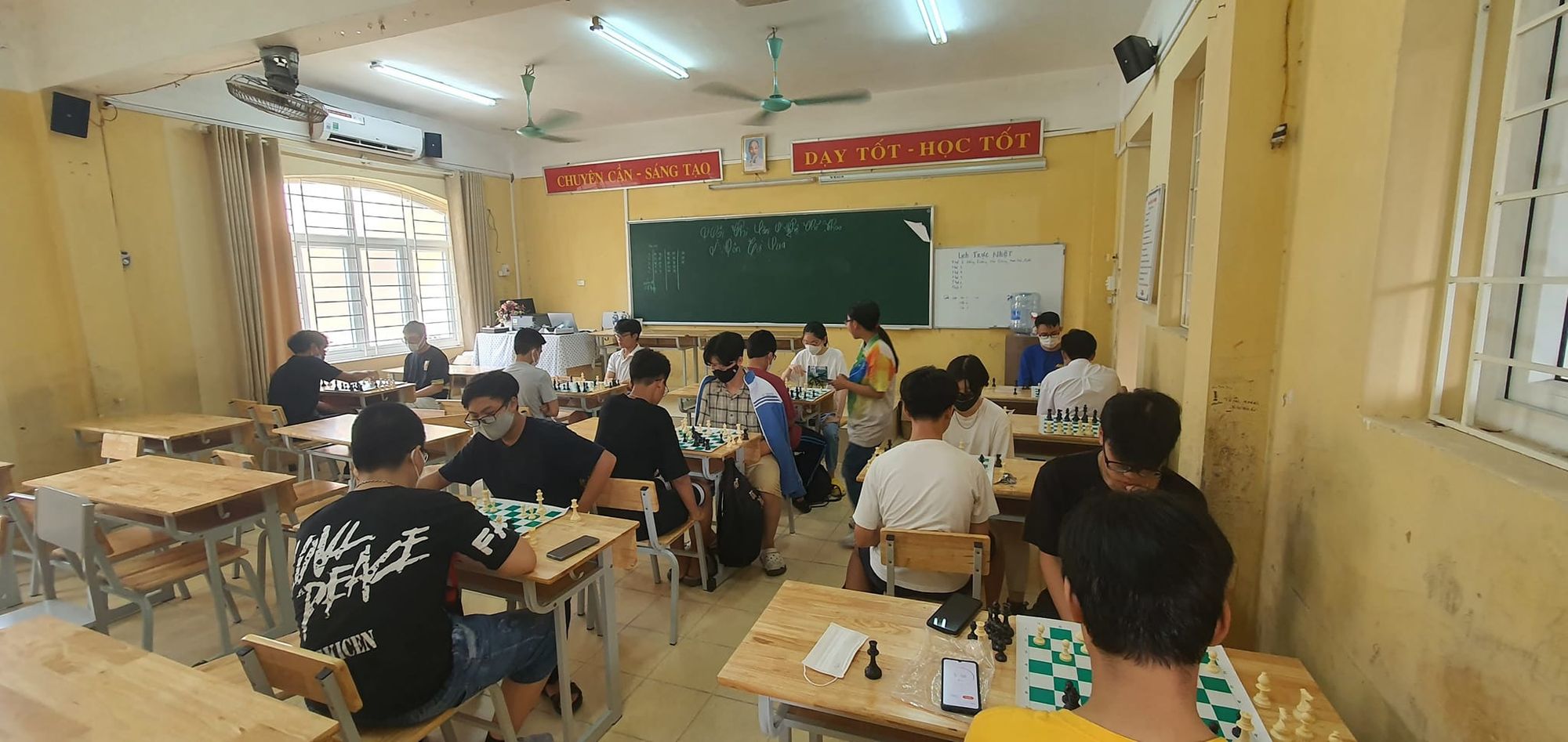 cơ sở vật chất thpt cầu giấy