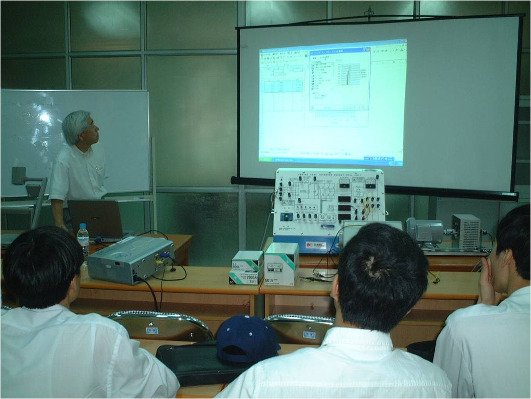 hệ thống máy móc của nhà trường