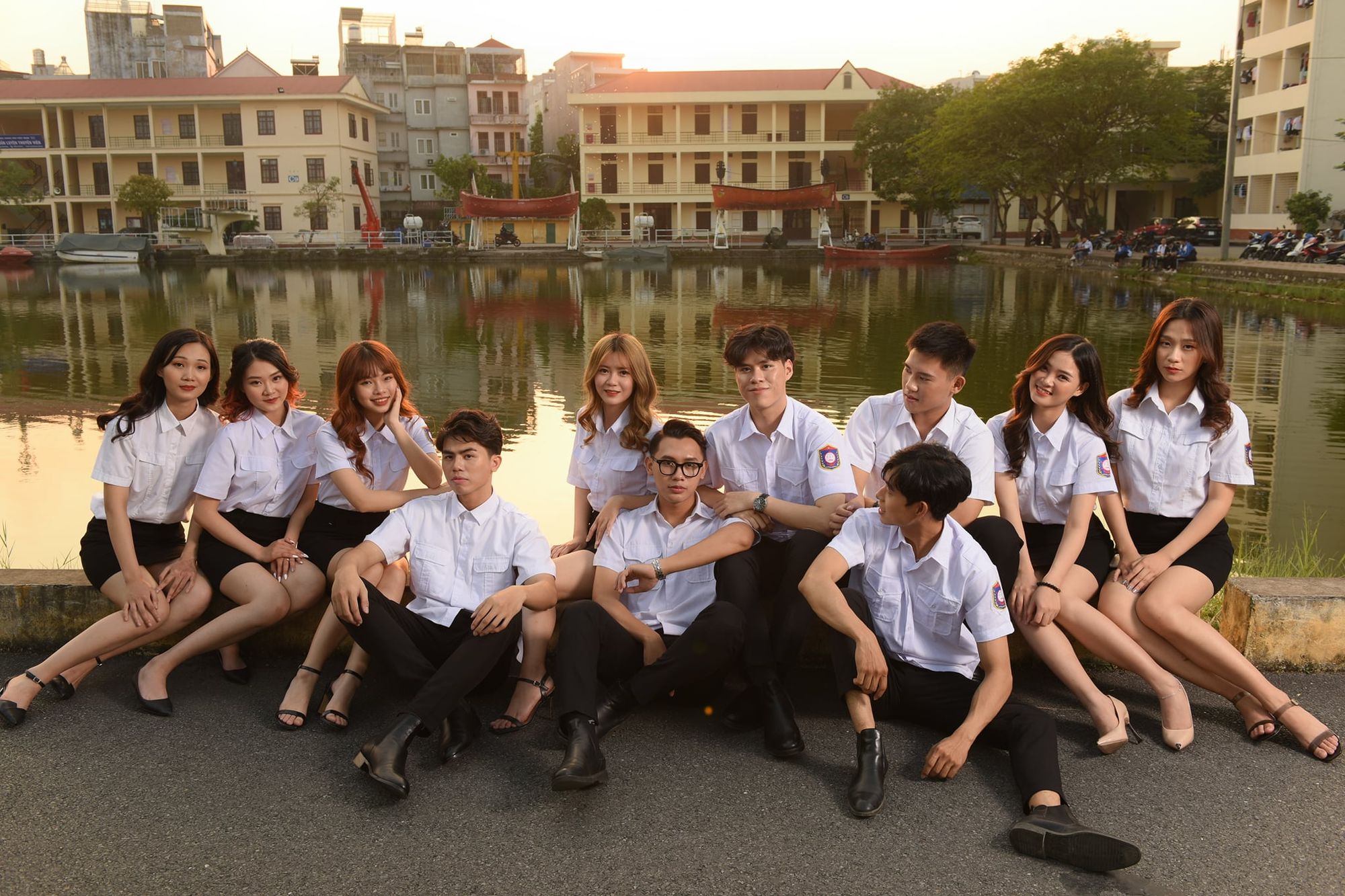 nam nữ sinh viên đại học Hàng Hải