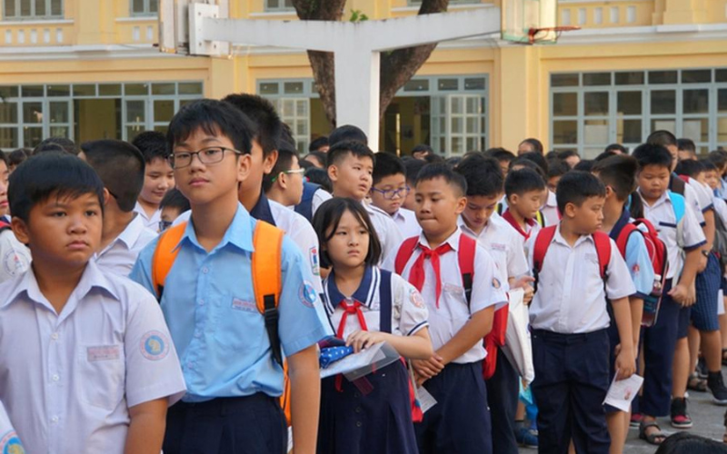 học sinh dự tuyển vào trường