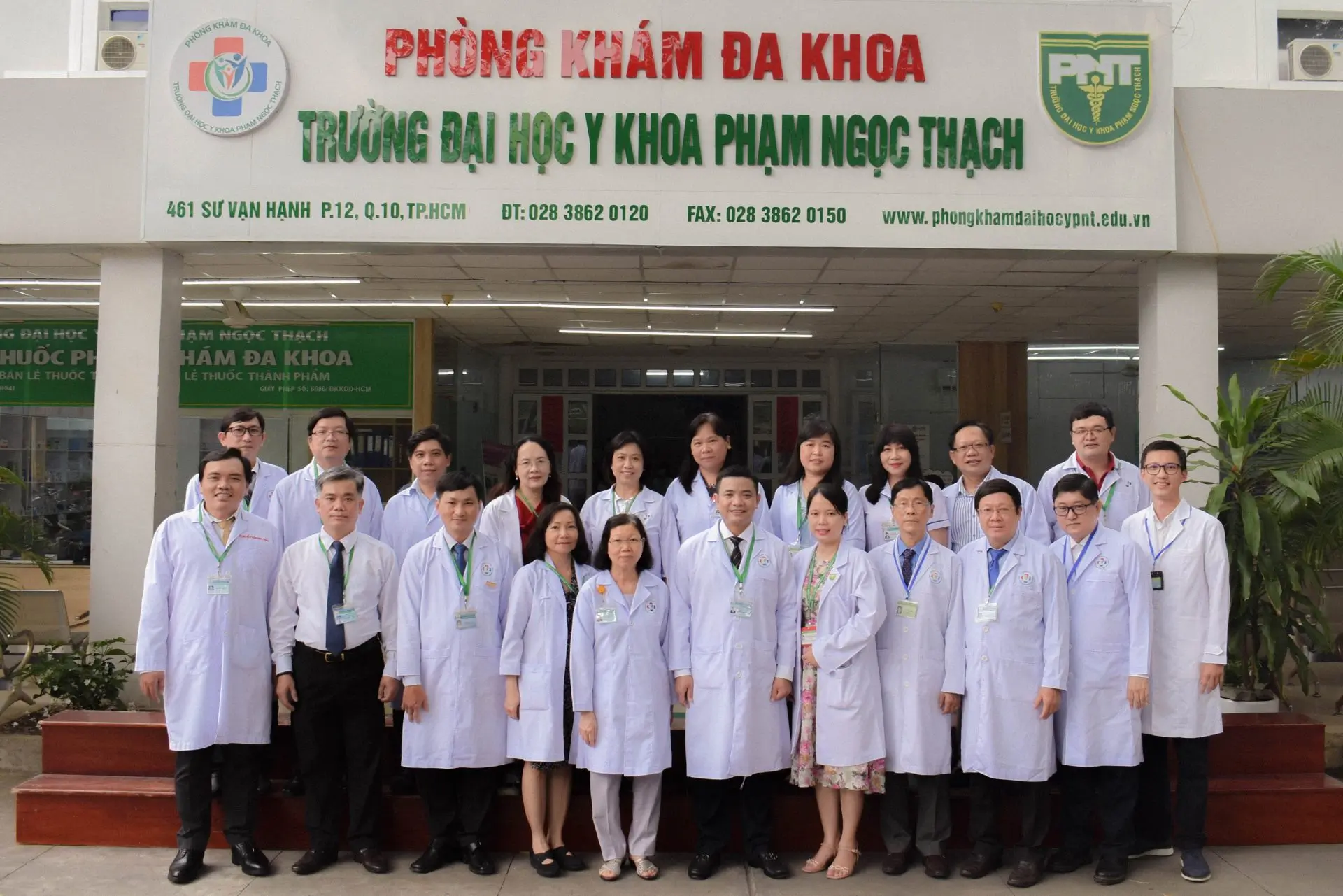 Đội ngũ gi&aacute;o vi&ecirc;n - b&aacute;c sĩ ĐHYK Phạm Ngọc Thạch