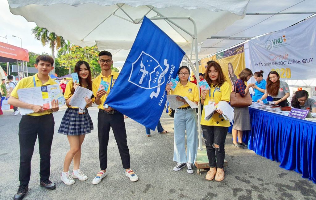 sinh viên Đại học Ngoại Ngữ