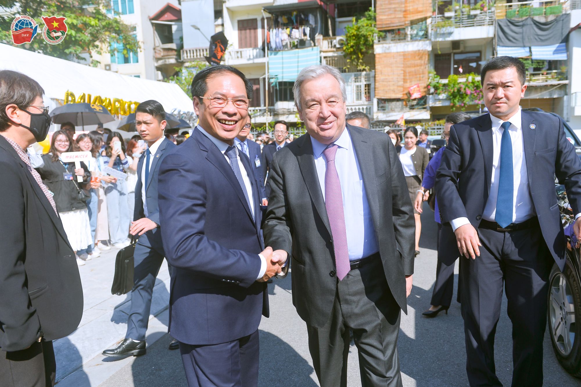 Tổng Thư ký Liên Hợp Quốc António Guterres và Bộ trưởng Bộ Ngoại giao Bùi Thanh Sơn