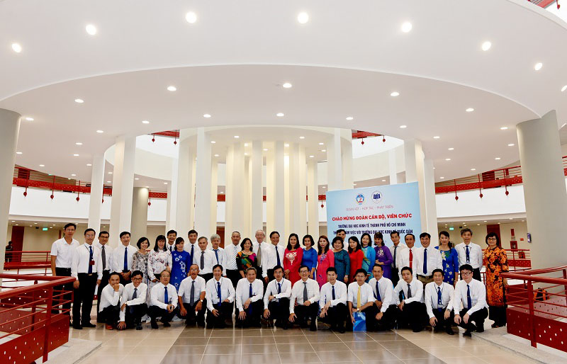c&aacute;n bộ, giảng vi&ecirc;n trường đại học kinh tế quốc d&acirc;n 