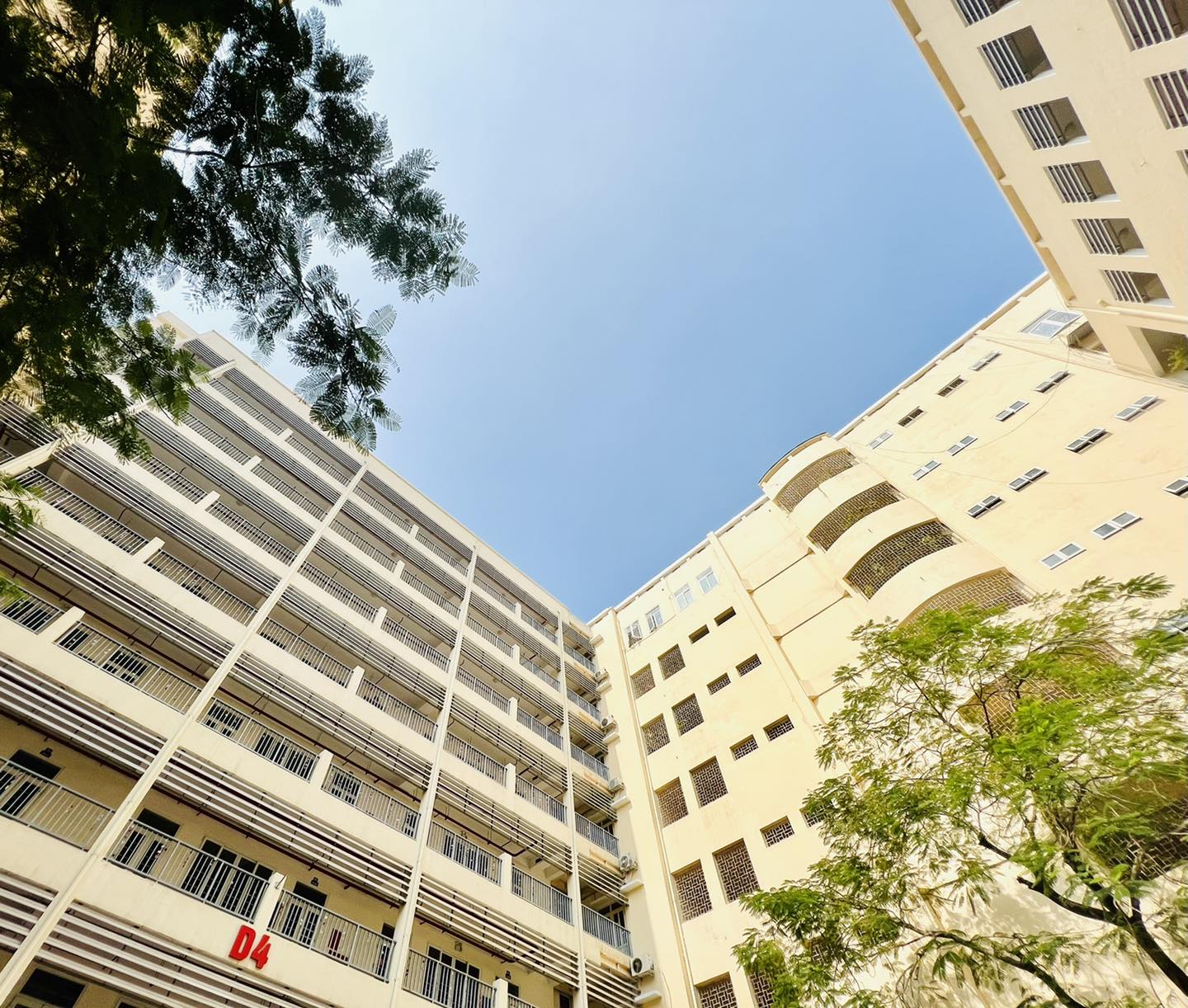 Toàn cảnh trường THPT Chuyên Sư Phạm