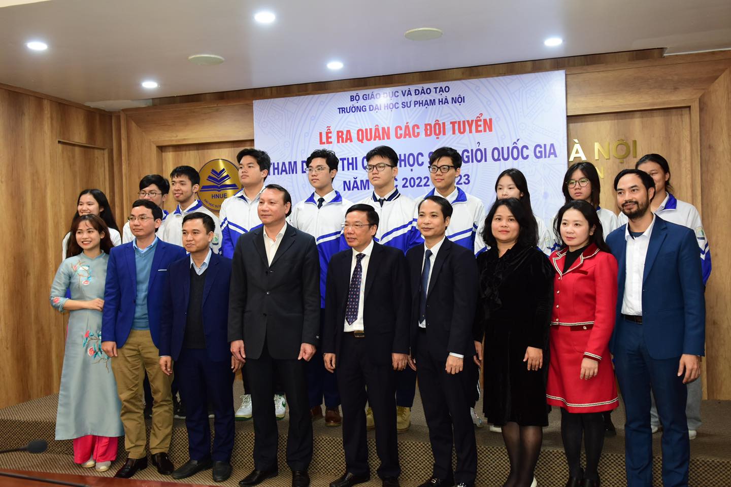 Thầy và trò chuyên sư phạm