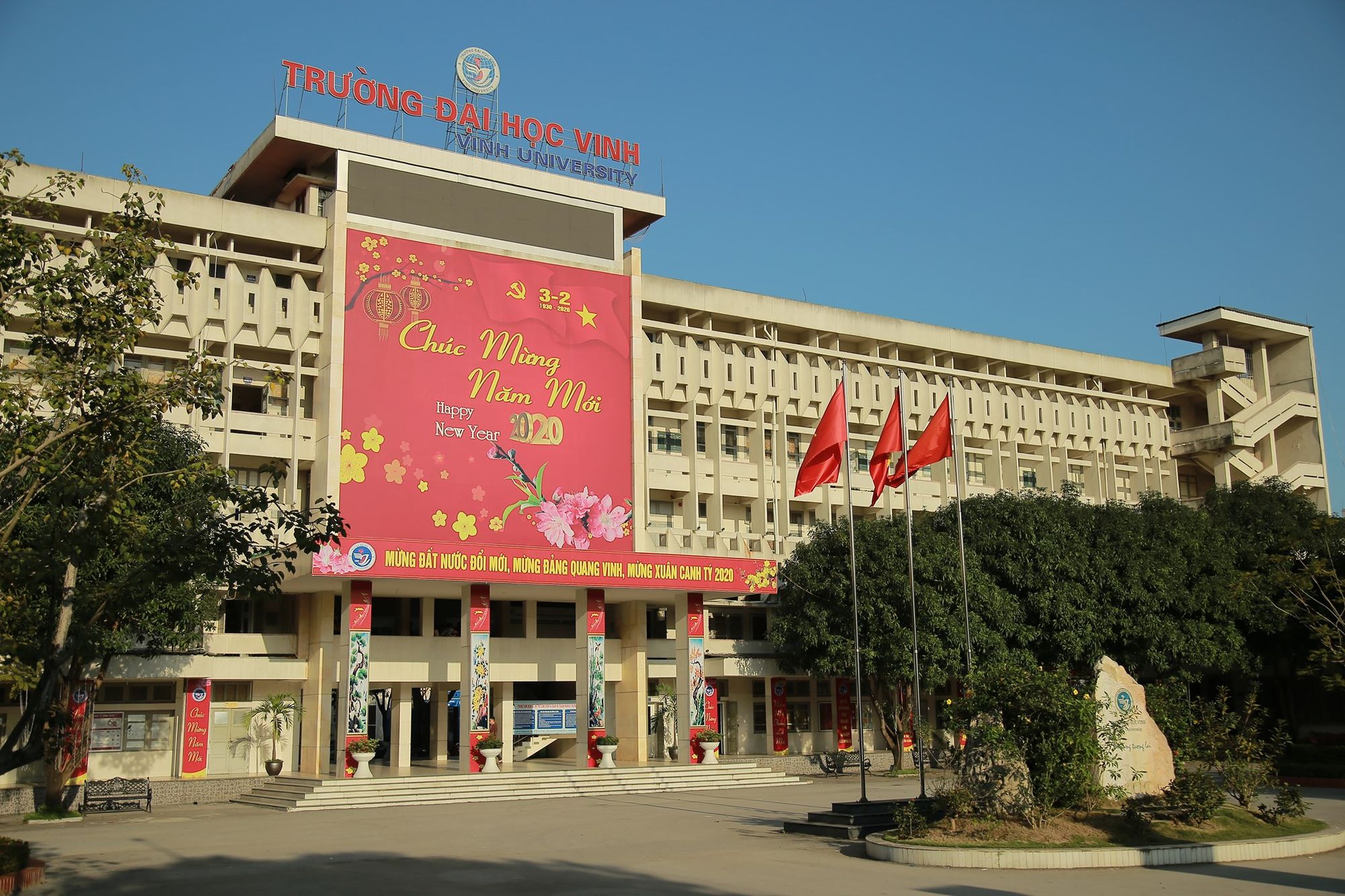 khuôn viên đại học Vinh