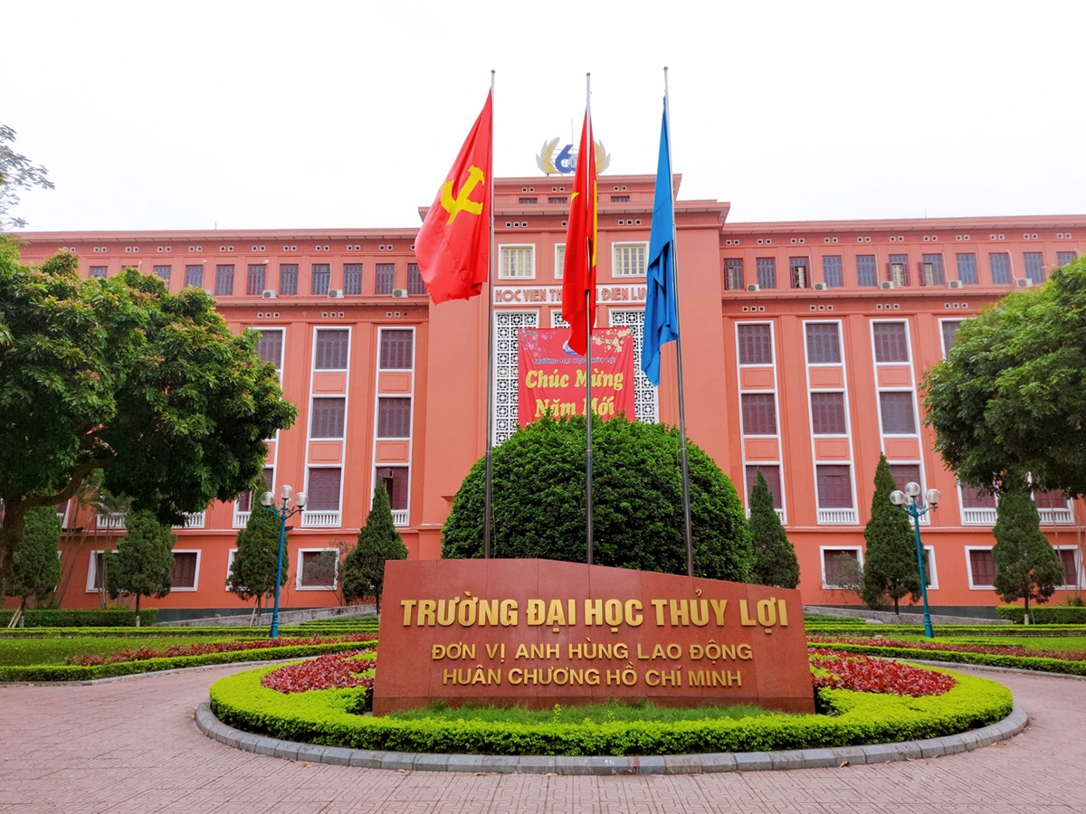 khuôn viên đại học Thuỷ Lợi