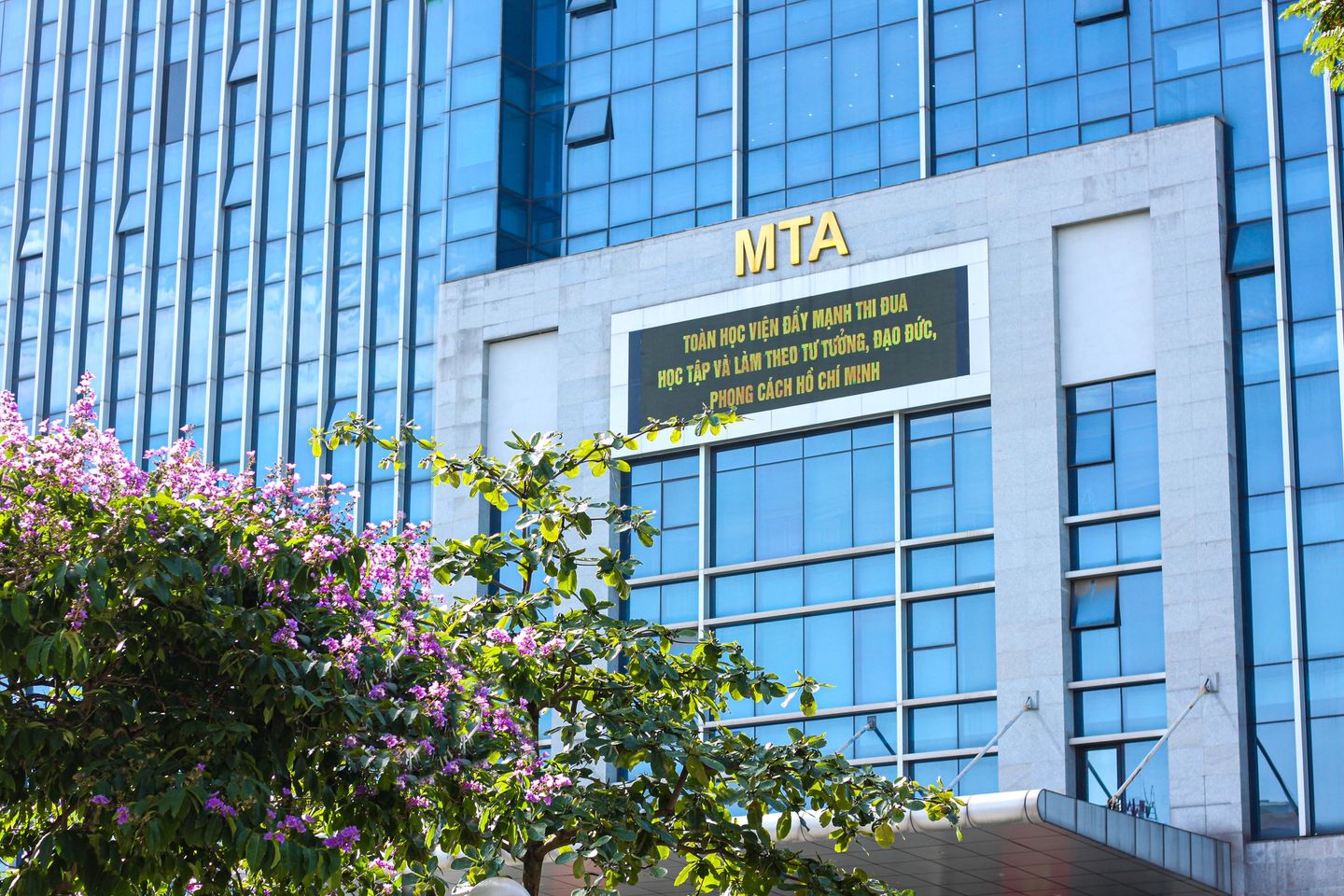 toà nhà Học viện