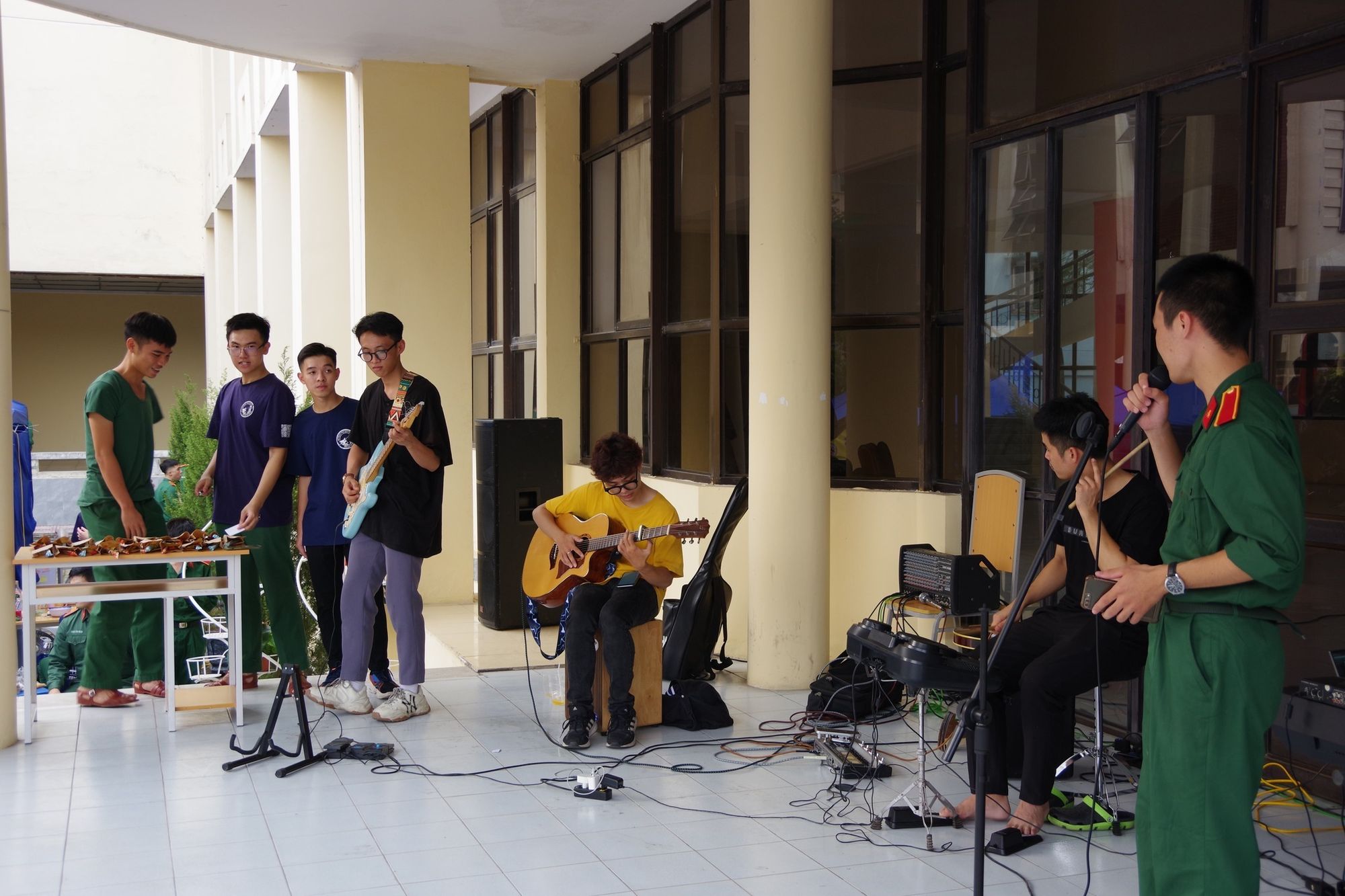 sinh viên Học viện KTQS