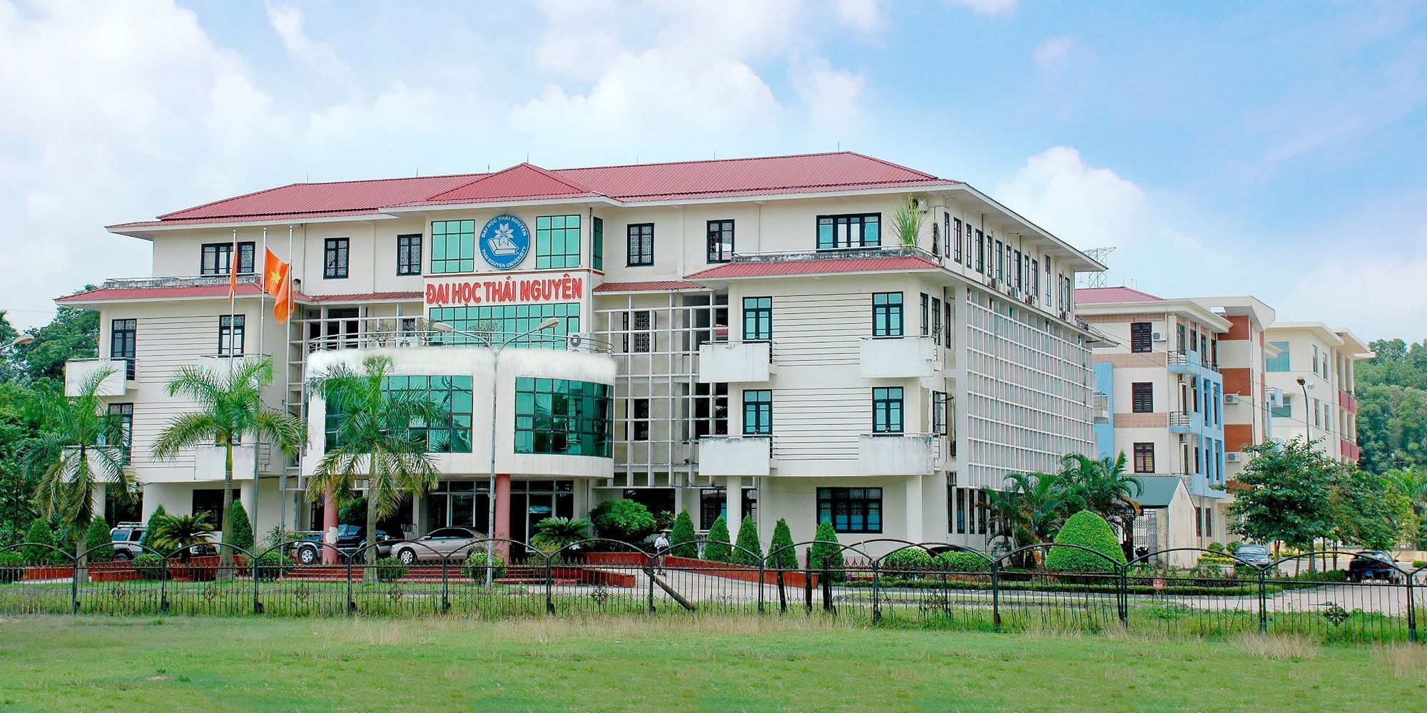 khuôn viên ĐH Thái Nguyên