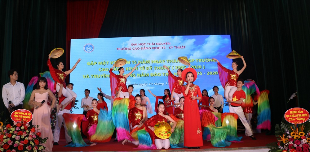 hoạt động ngoại khoá của sinh viên